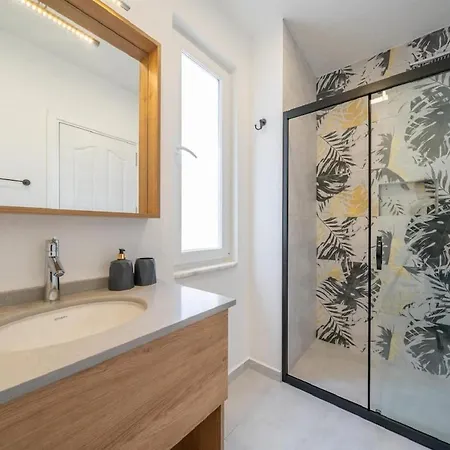 Leyla - Center Willa Kaş